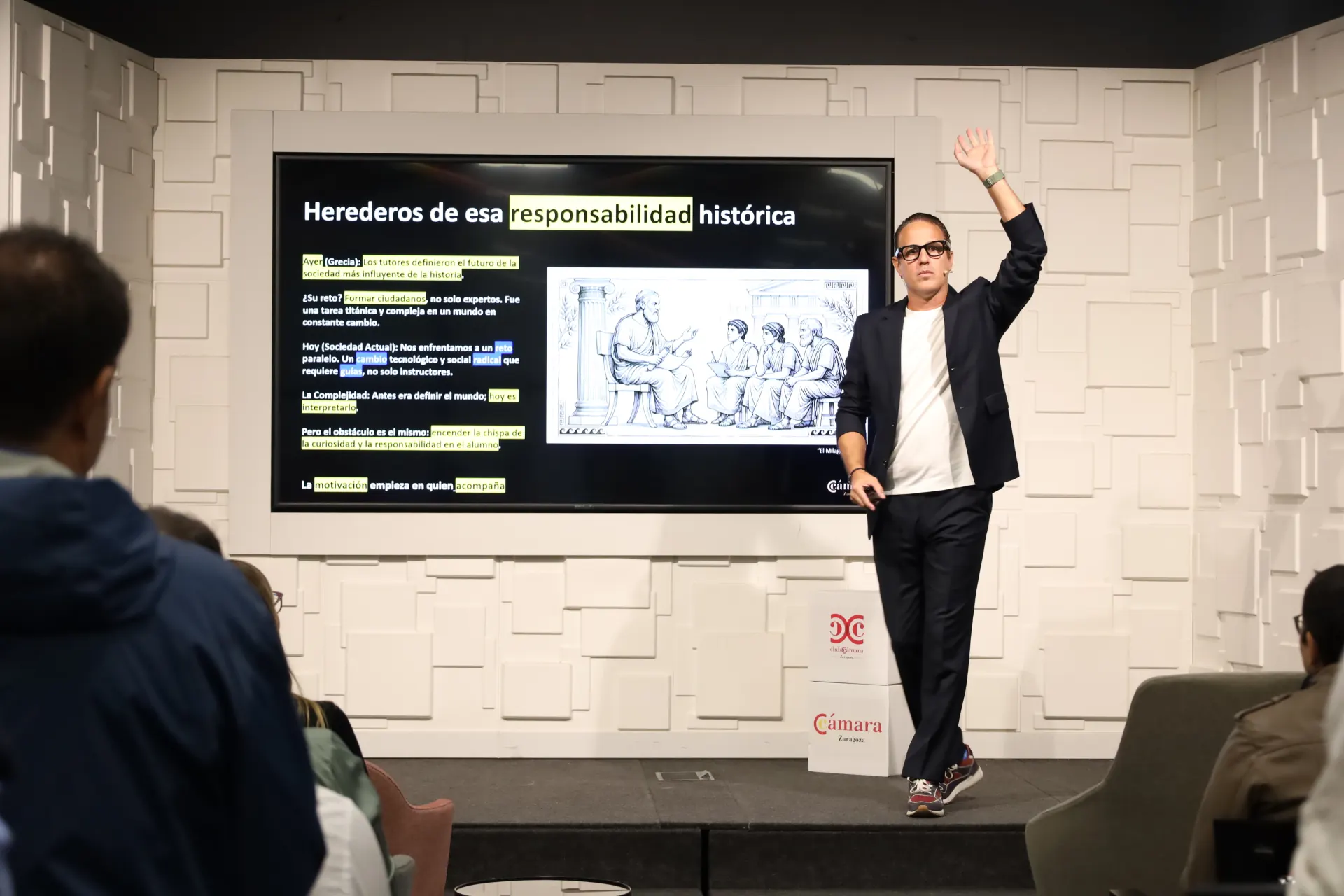 Alejandro Pinate, conferenciante, durante una keynote en el Club Cámara de Zaragoza
