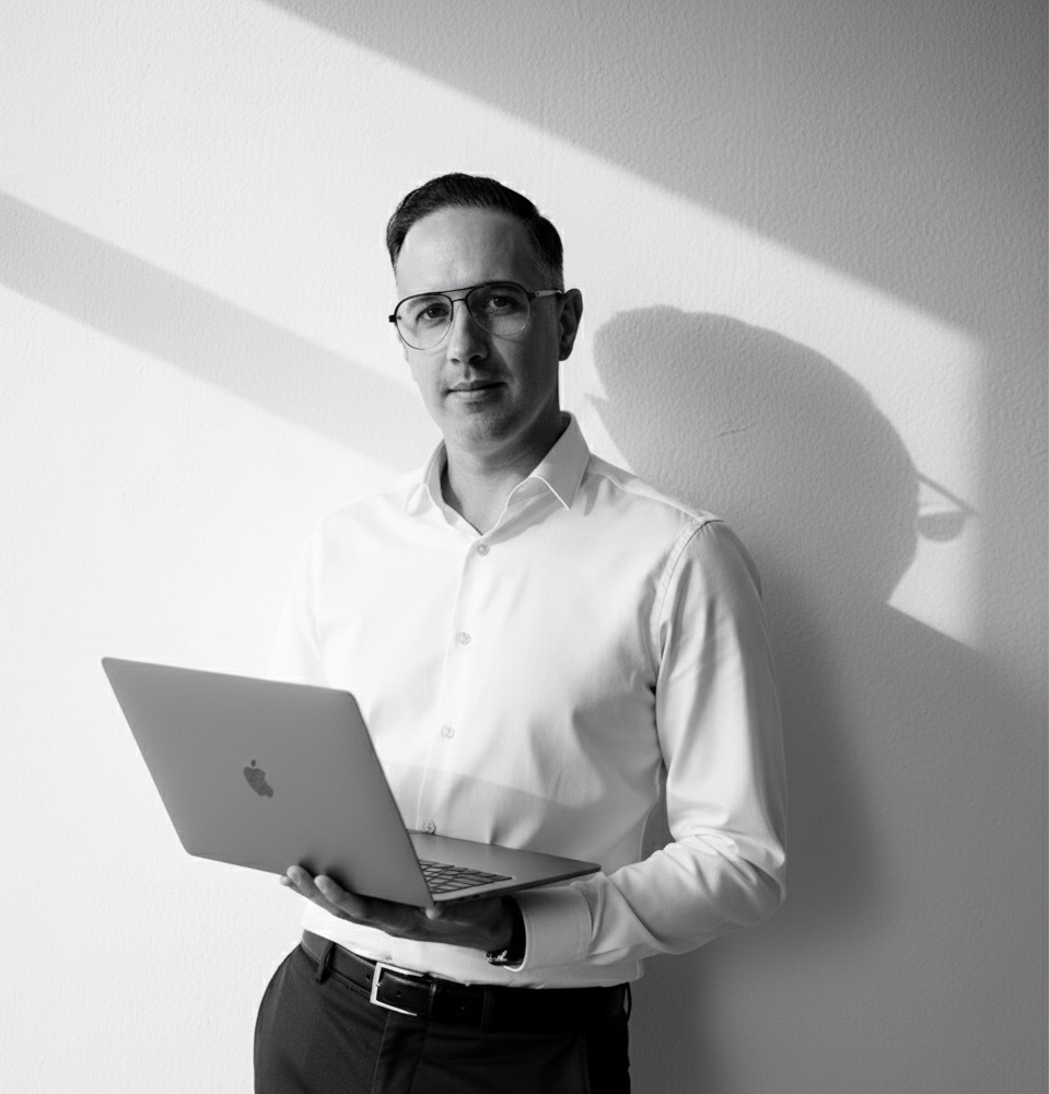 Alejandro Pinate, MBA y autor del libro Persistilina