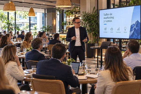 Liderazgo Persistente: Cómo Inspirar Sin Forzar (5 Claves que Funcionan de Verdad)